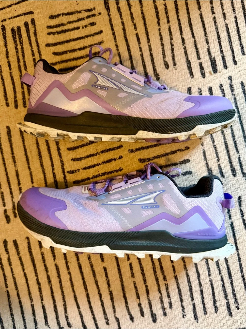 ALTRA WOMEN'S LONE PEAK ALL-WTHR LOW 2 - Lavender and Purple